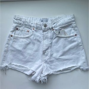 ZARA HIGH RISE WHITE JEAN CUT OFF SHORTS